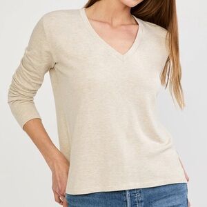 SIGRID OLSEN Oatmeal Cream Long Sleeve Tee V-Neck Top Soft T-shirt